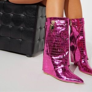 PINK METALLIC HEEL BOOTS 👢